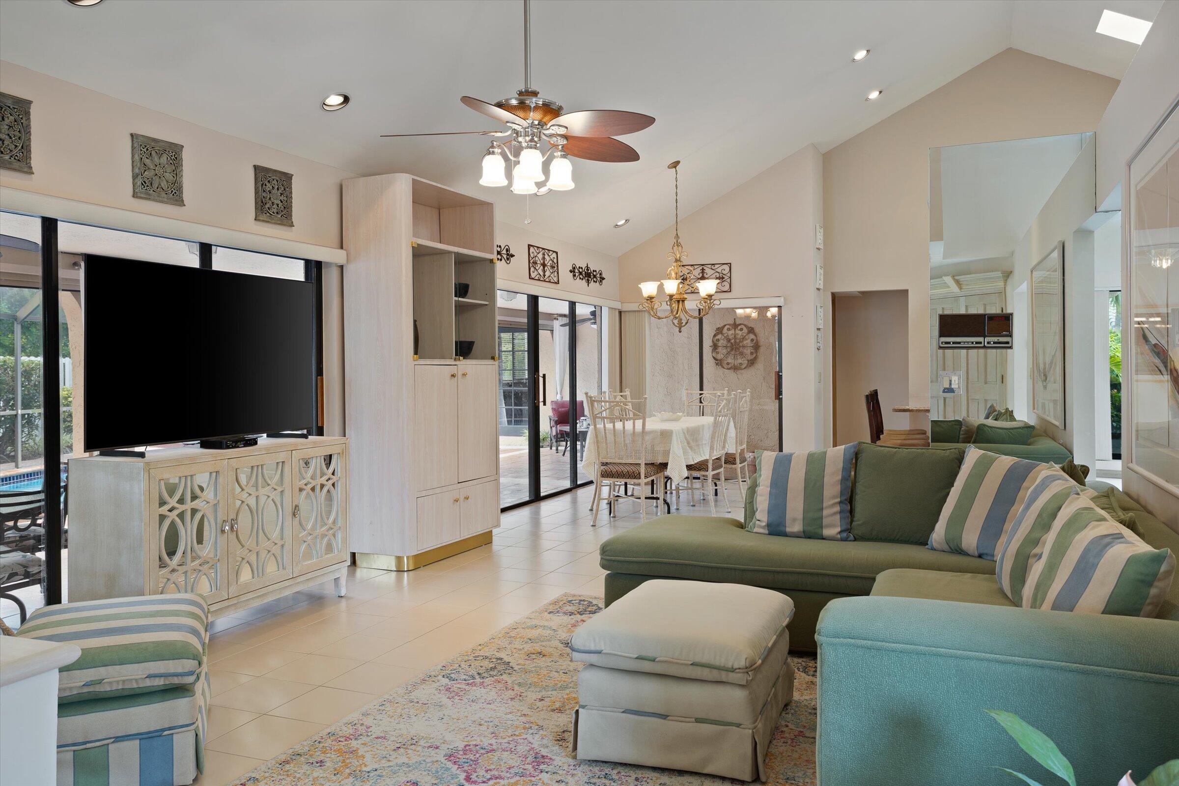 23357 Lago Mar Circle Boca Raton, FL 33433 - Photo 18 of 44 Family room