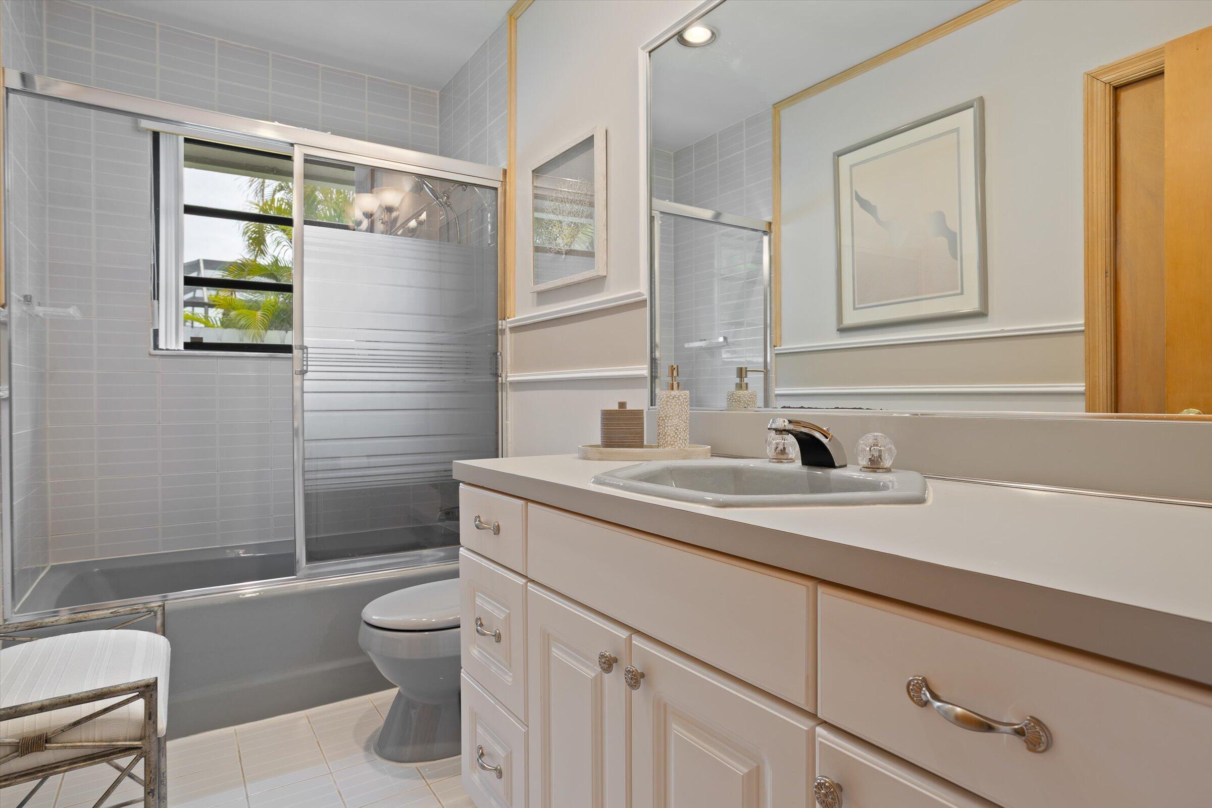23357 Lago Mar Circle Boca Raton, FL 33433 - Photo 33 of 44 2nd Bathroom