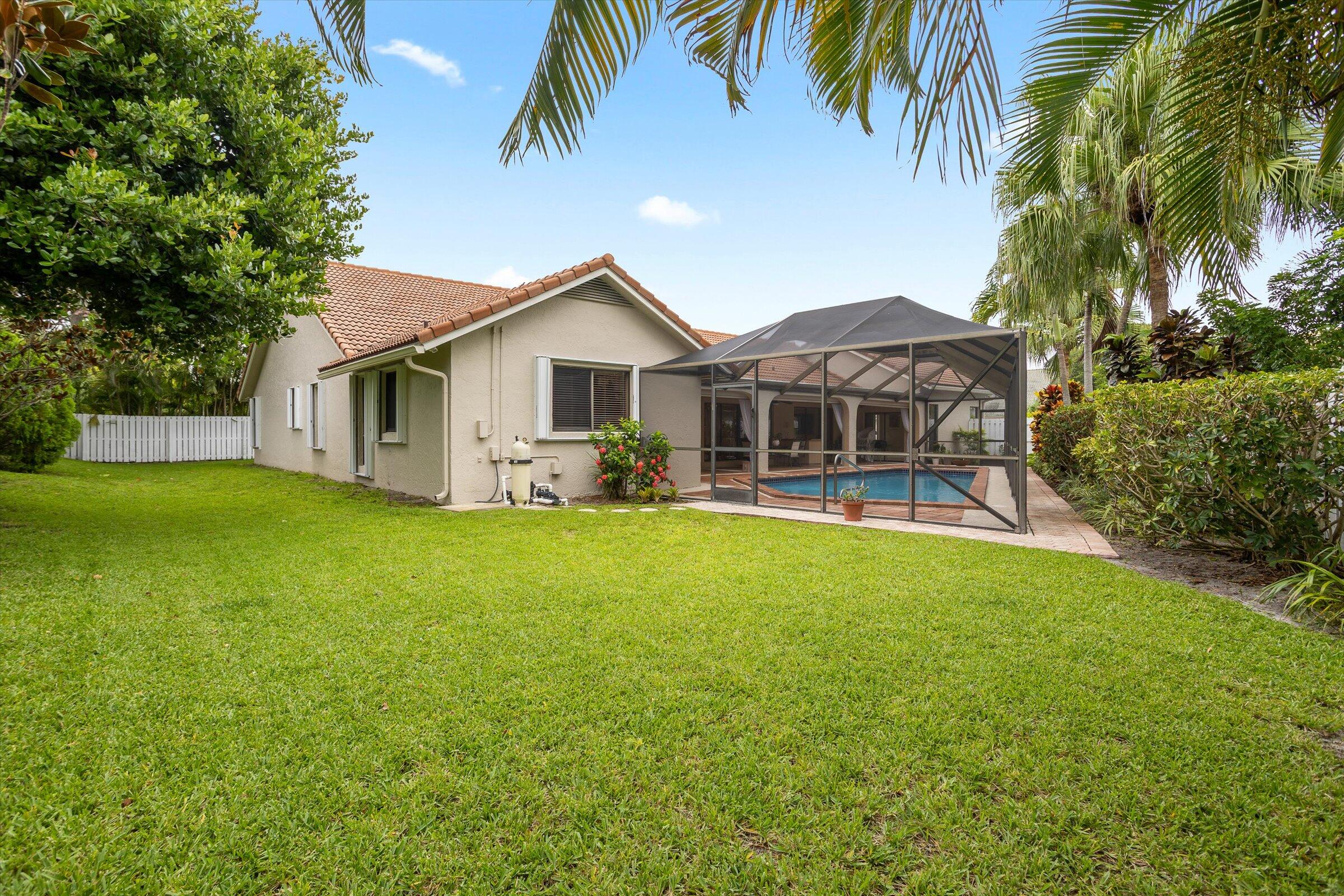 23357 Lago Mar Circle Boca Raton, FL 33433 - Photo 38 of 44 Garden