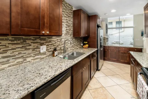 $699,999 | 2544 Navarra Drive, Unit 4, Carlsbad, CA 92009