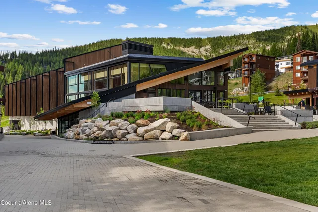 $999,800 | 124 Village Lane, Unit 108, Sandpoint, ID 83864