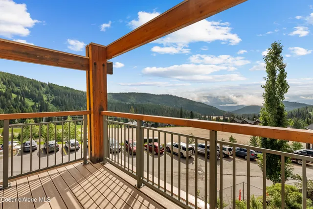 $999,800 | 124 Village Lane, Unit 108, Sandpoint, ID 83864