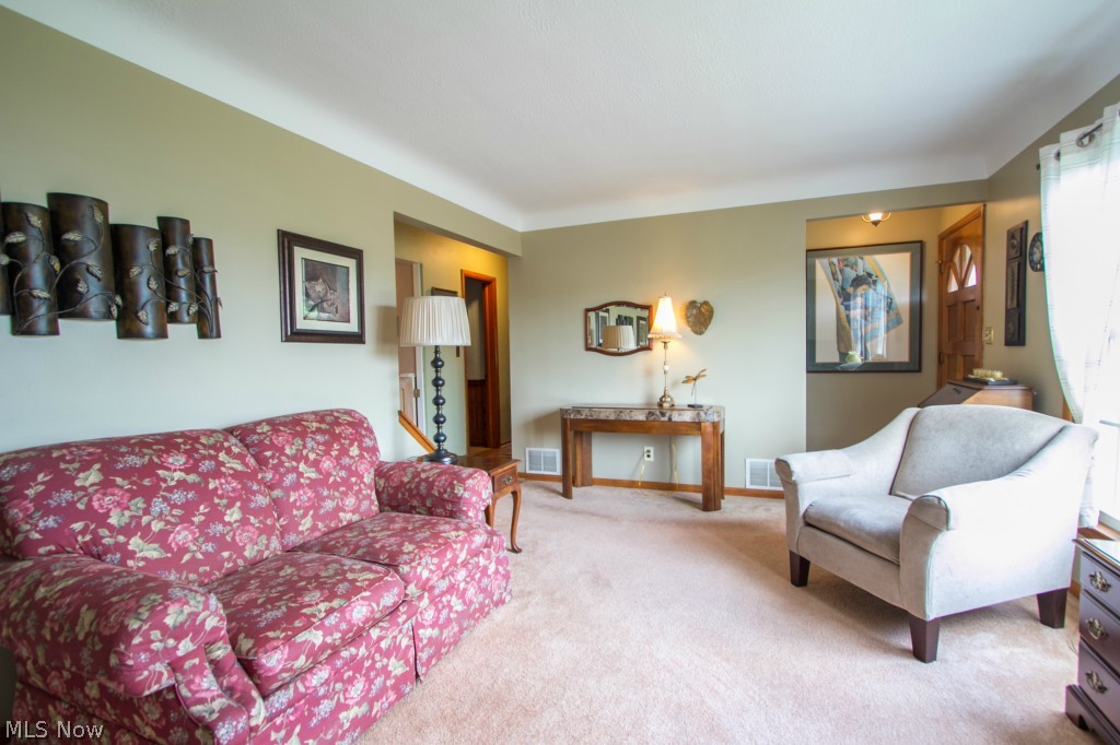30302 Forestgrove Road Willowick, OH 44095 - Photo 11 of 25