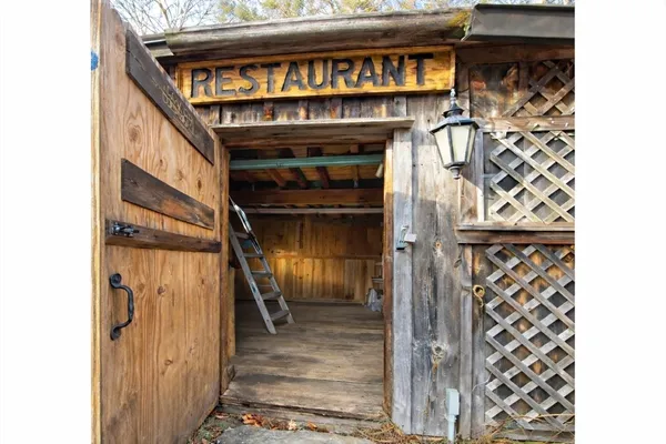 $465,000 | 240 South Street, Douglas, MA 01516