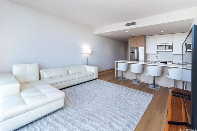 $4,000 | 1001 Queen Street, Unit 4005, Honolulu, HI 96814