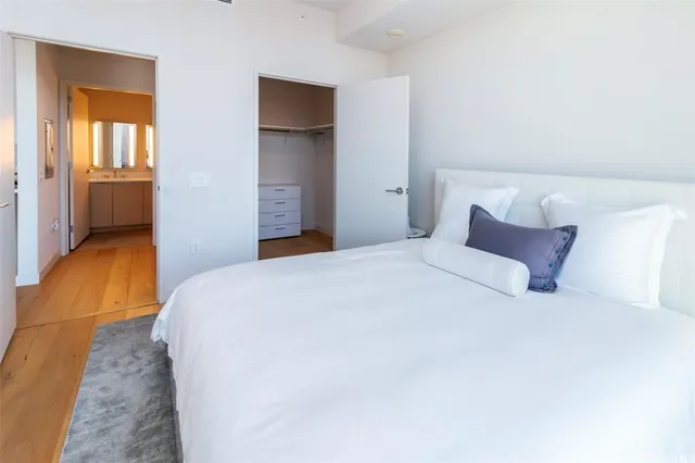 $4,000 | 1001 Queen Street, Unit 4005, Honolulu, HI 96814