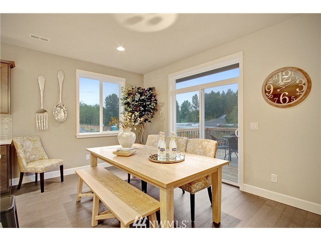 18555 115th Place Southeast Renton, WA 98055 - Photo 9 of 22 Gallery Image 9