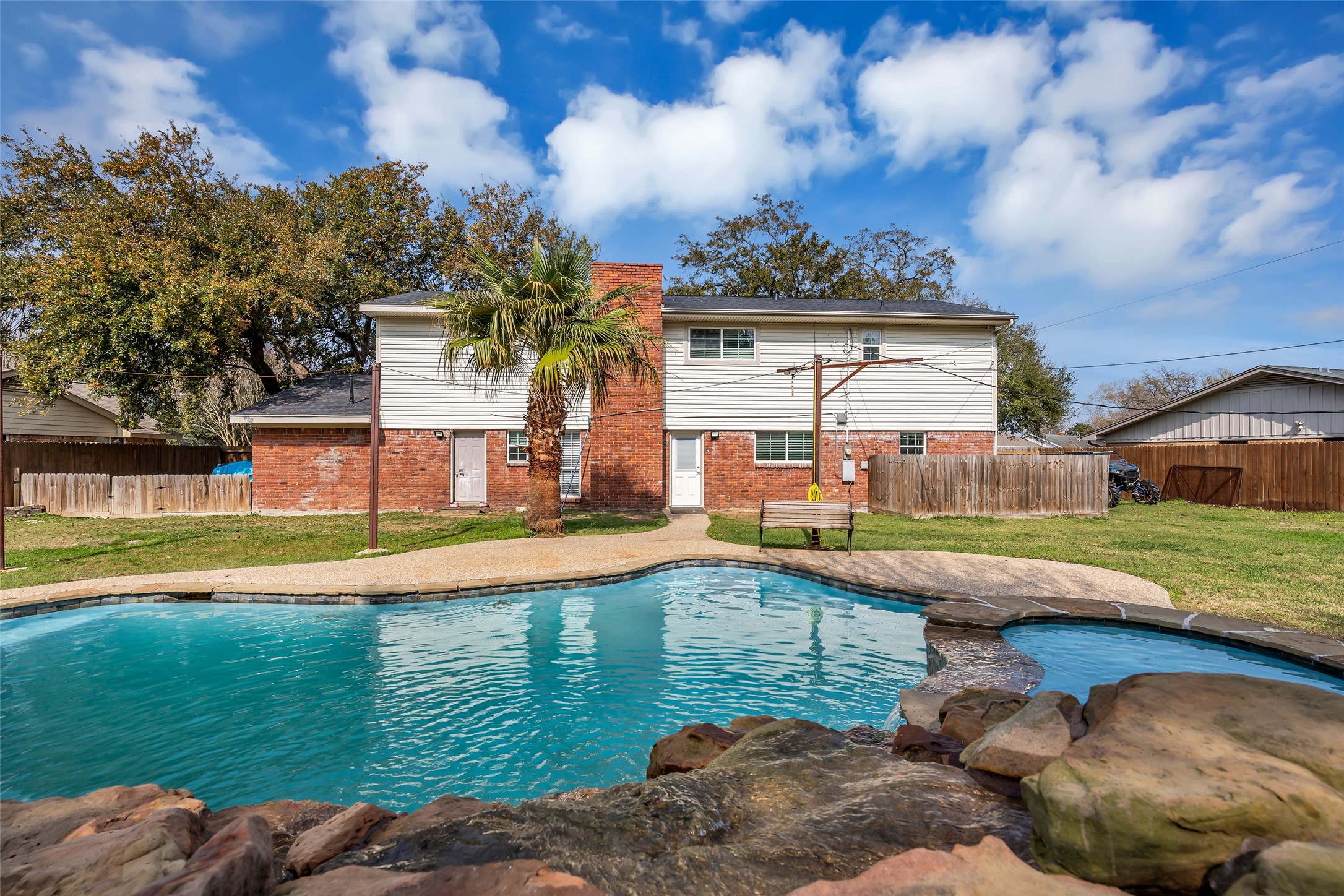 5007 Inverness Drive Baytown, TX 77521 - Photo 5 of 30