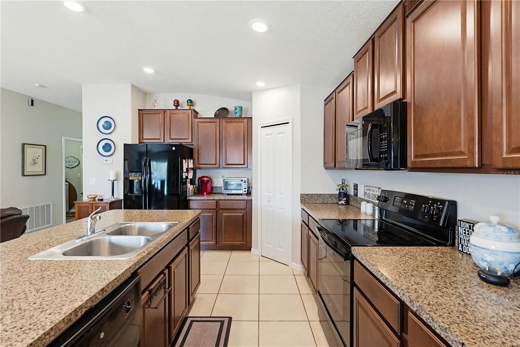 2202 4th Street Southwest Ruskin, FL 33570 - Photo 6 of 25