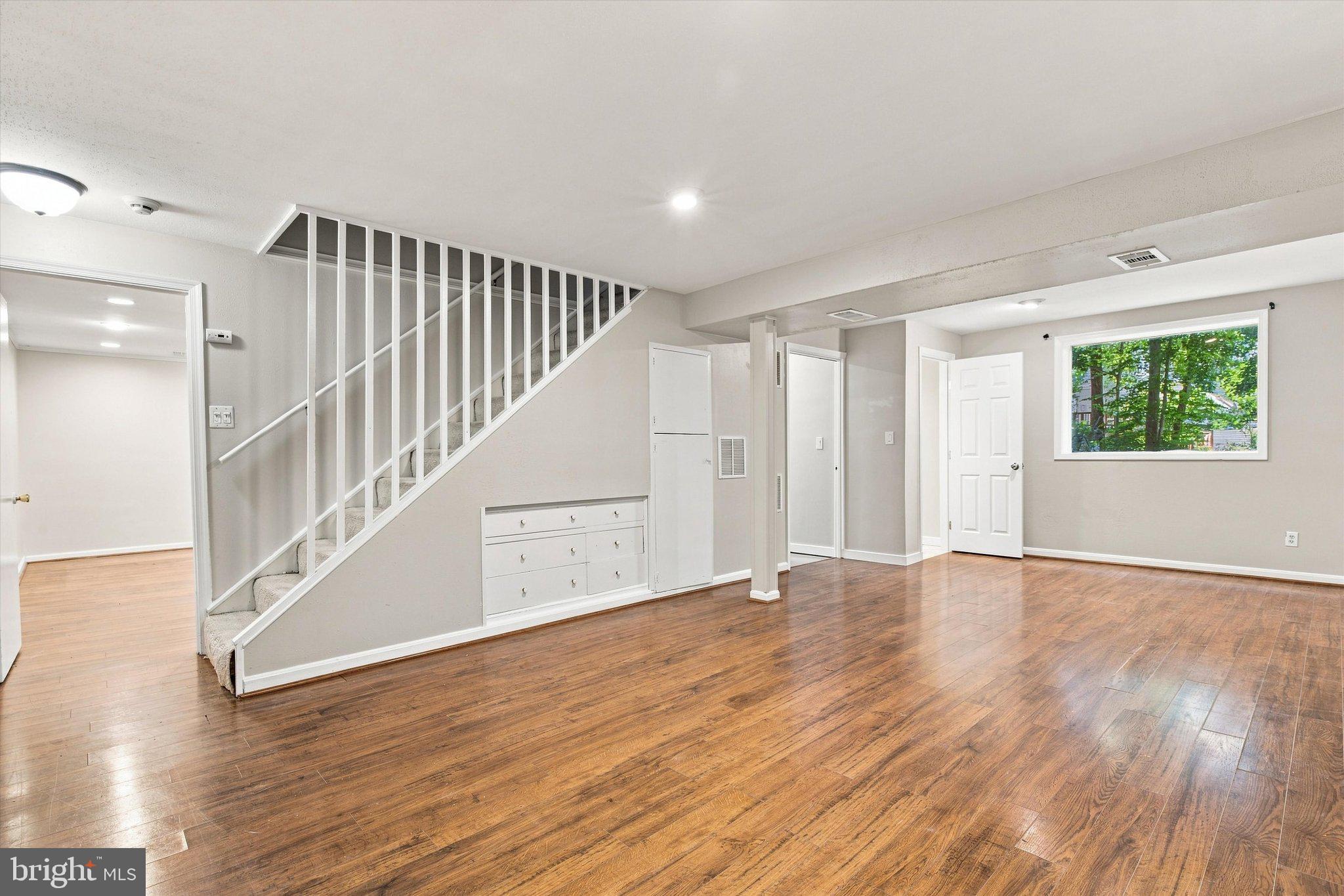 Flexible lower-level  area