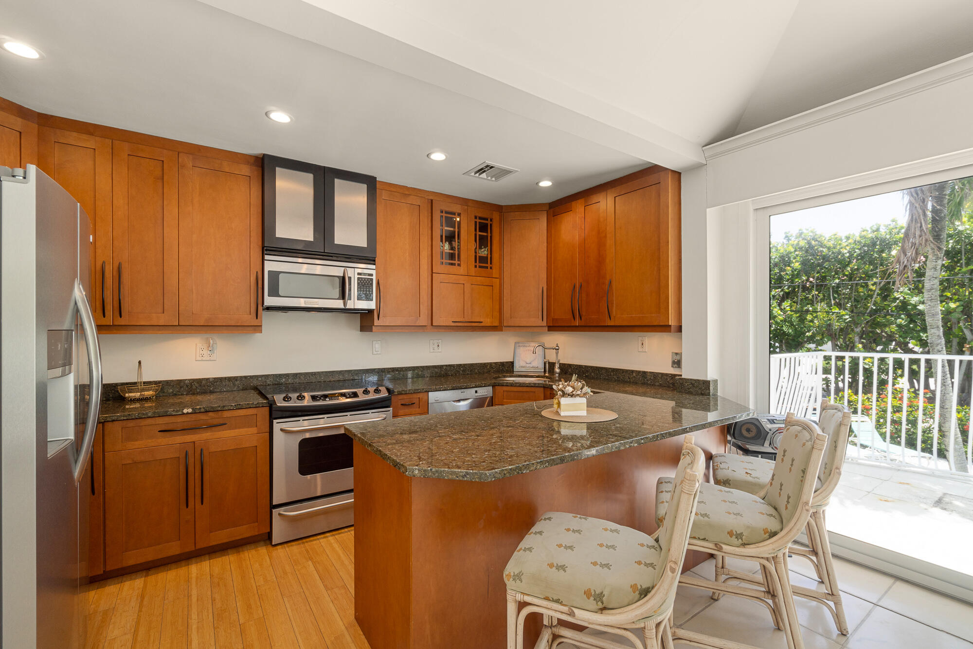115 Dolphin Road Ocean Ridge, FL 33435 - Photo 11 of 16 Kitchen breakfast bar