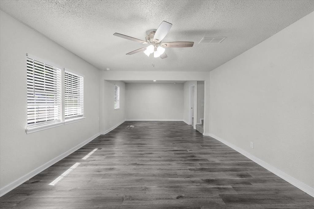 643 East Columbia Drive Azle, TX 76020 - Photo 11 of 34