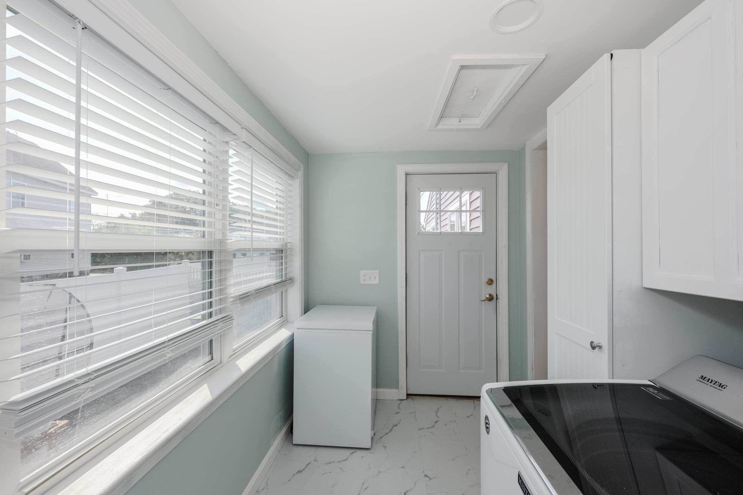 6 Highland Avenue Derry, NH 03038 - Photo 24 of 41