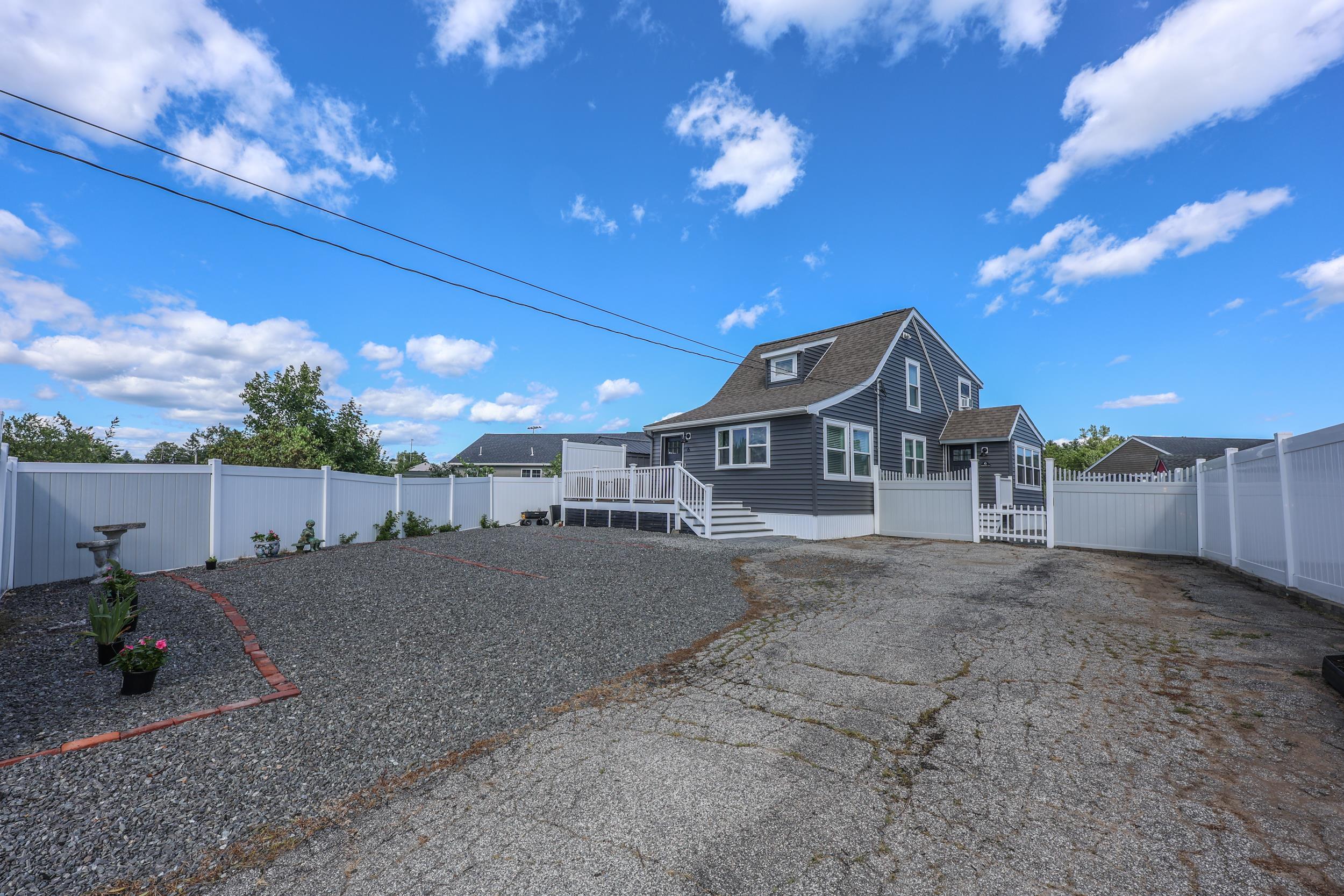 6 Highland Avenue Derry, NH 03038 - Photo 4 of 41