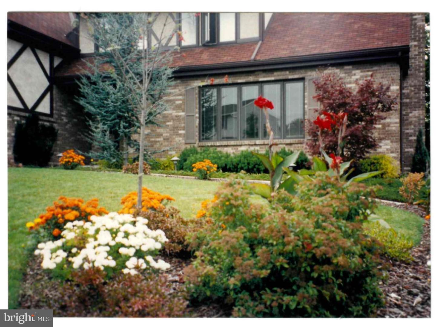 322 Fairview Road Reading, PA 19606 - Photo 3 of 24 Gallery Image 3