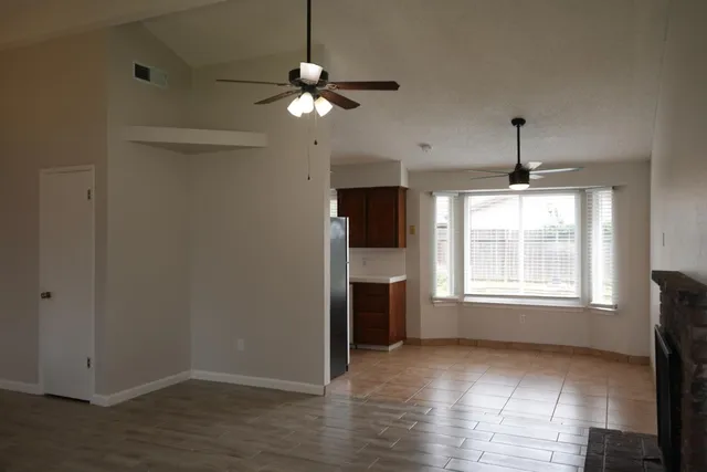 $1,900 | 4310 North Barcus Avenue, Fresno, CA 93722