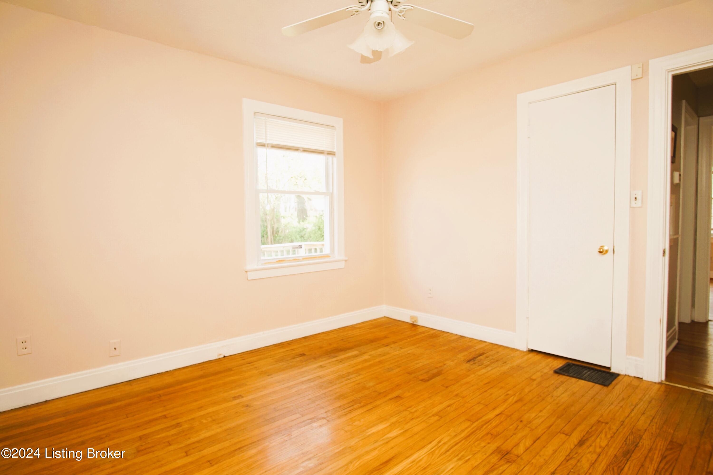 4002 Brownlee Road Louisville, KY 40207 - Photo 13 of 29 DSC03913