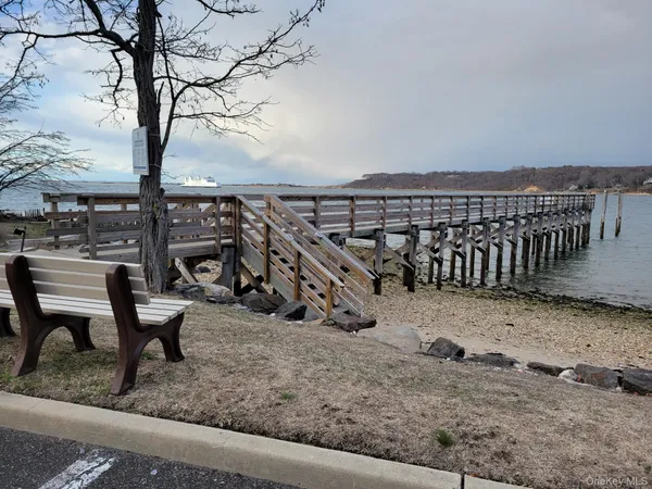 $3,200 | 9 Bayview Court, East Setauket, NY 11733