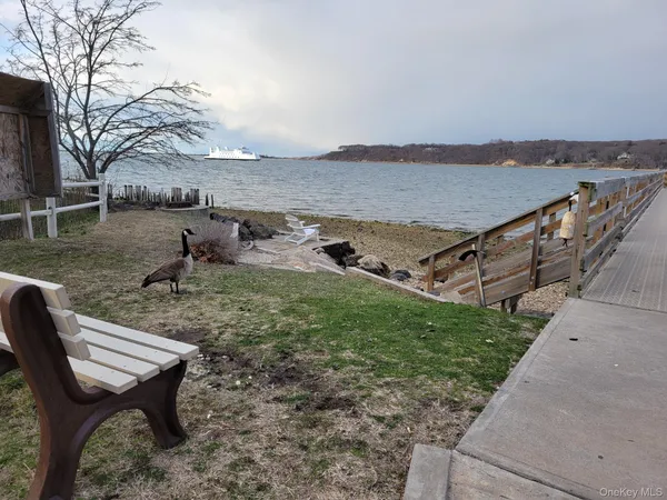 $3,200 | 9 Bayview Court, East Setauket, NY 11733