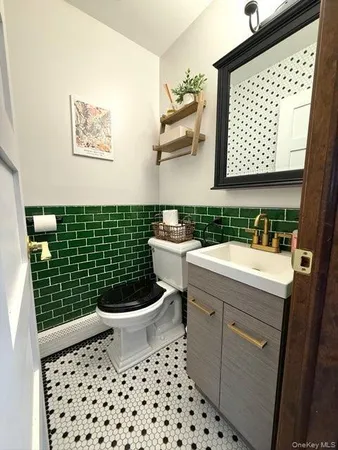 $3,200 | 9 Bayview Court, East Setauket, NY 11733