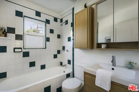 $995,000 | 4511 College View Avenue, Los Angeles, CA 90041