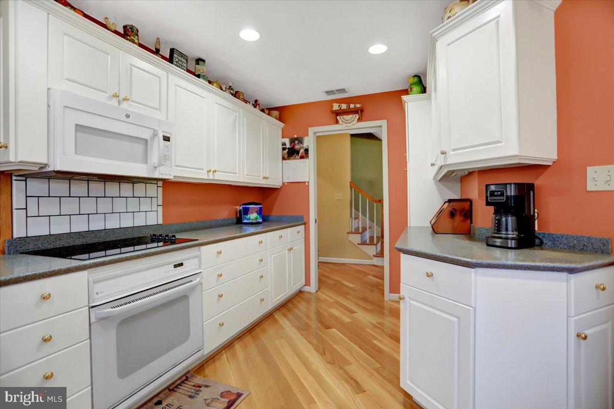 1294 Glatco Lodge Road Hanover, PA 17331 - Photo 13 of 67 New stovetop 2021