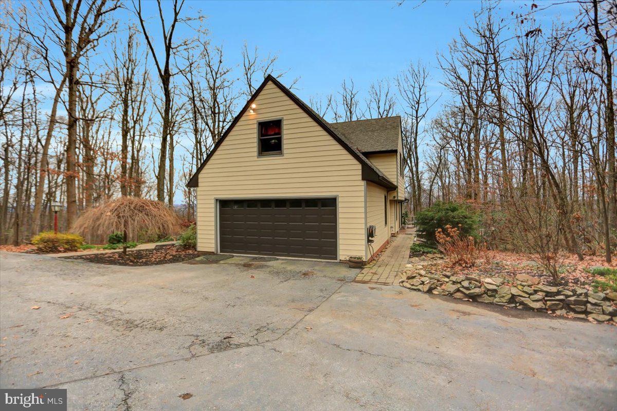 1294 Glatco Lodge Road Hanover, PA 17331 - Photo 61 of 67 Ample guest parking and turnaround space