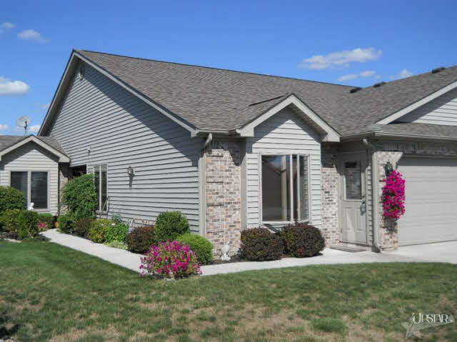 1422 Fairway Drive Decatur, IN 46733 - Photo 1 of 15