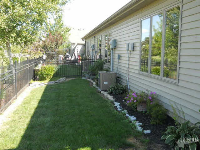 1422 Fairway Drive Decatur, IN 46733 - Photo 5 of 15