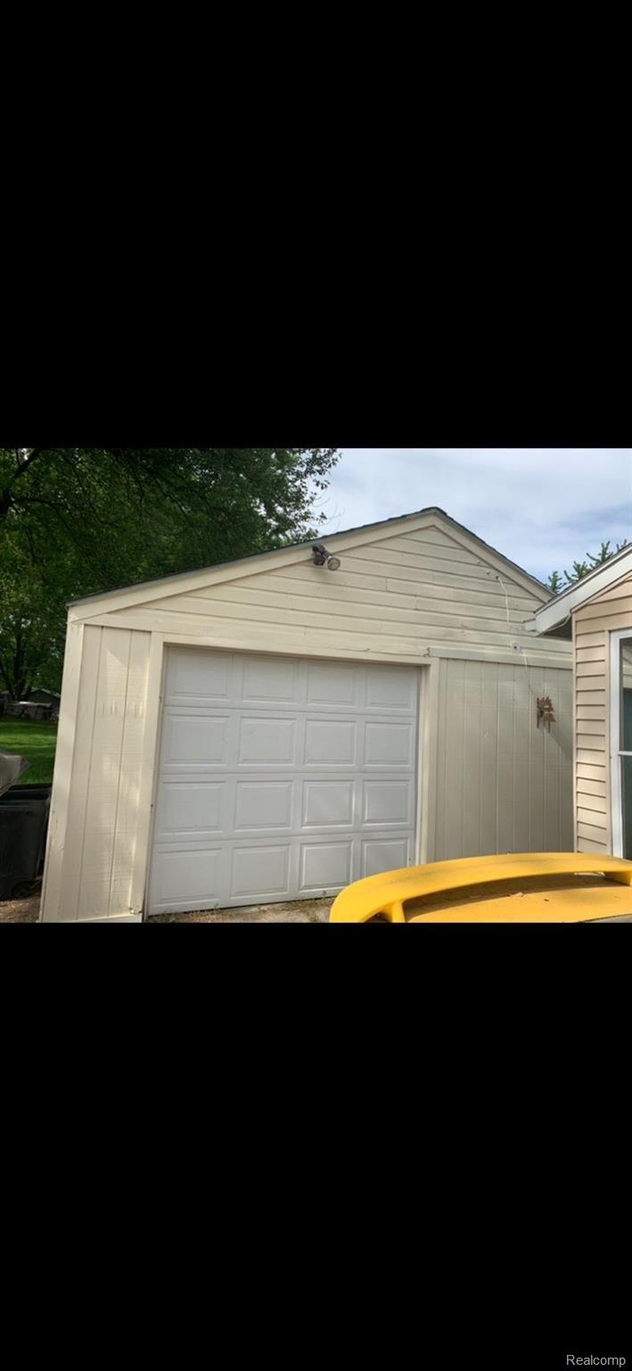 3834 West Erie Road Temperance, MI 48182 - Photo 17 of 18 IMG_2602 (2).jpg