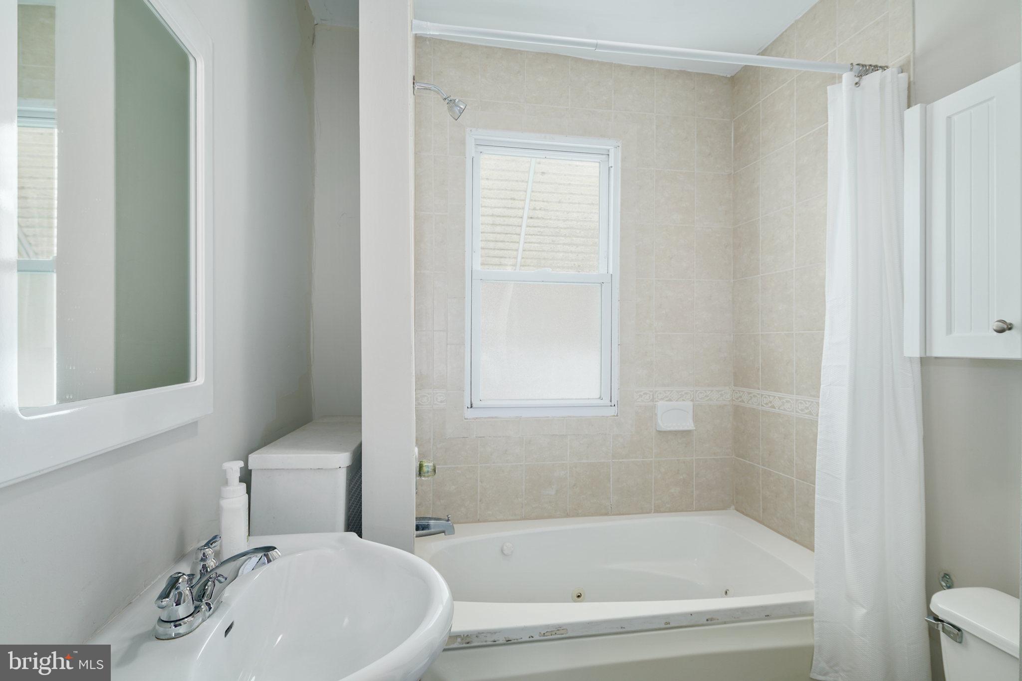 2222 East Boston Street Philadelphia, PA 19125 - Photo 10 of 17 bathroom