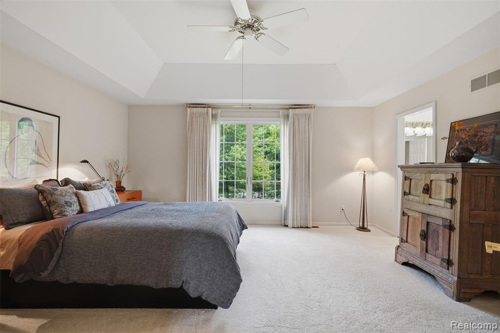 34555 Quaker Valley Road Farmington Hills, MI 48331 - Photo 22 of 53