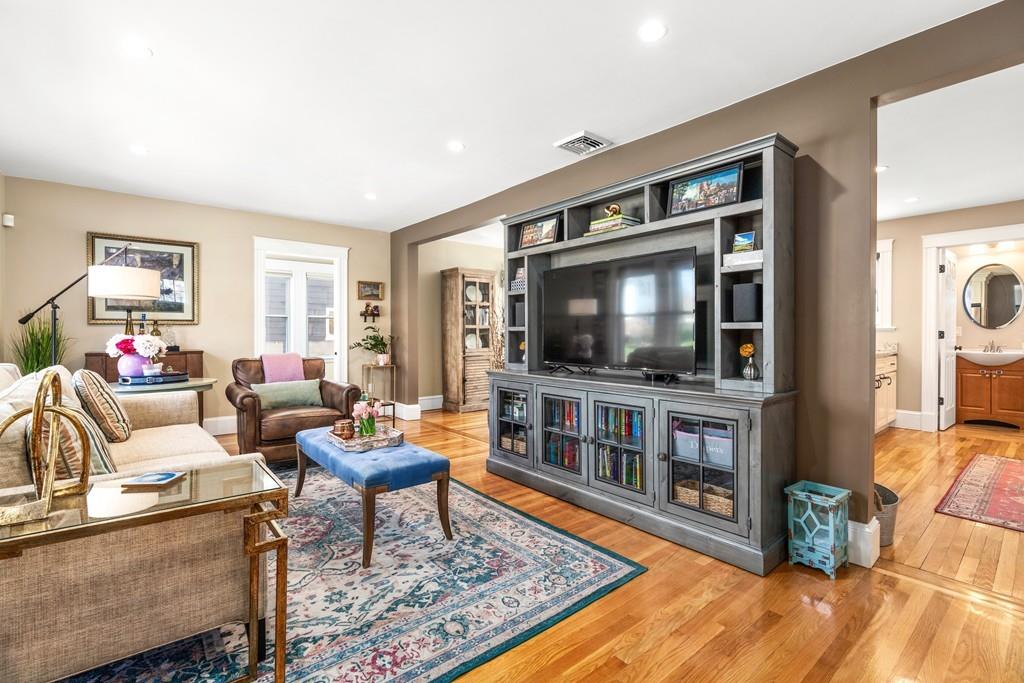 70 Spring Street Wakefield, MA 01880 - Photo 3 of 21
