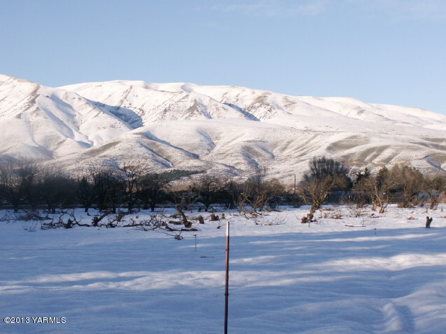 211 Ranger Road Naches, WA 98937 - Photo 13 of 16 a view of a basketball court