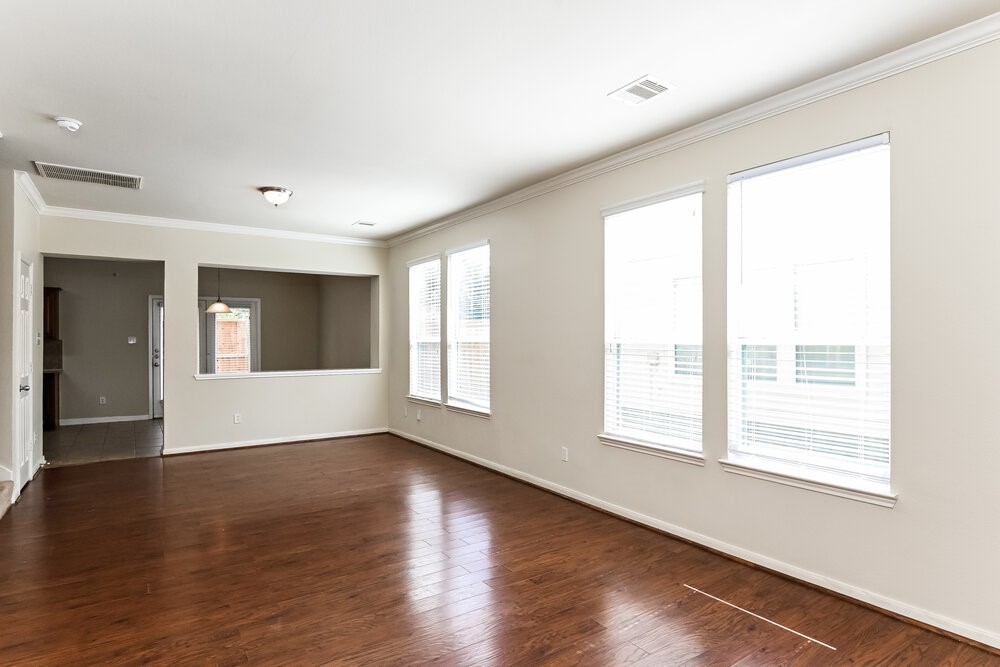 8131 Barnes Ridge Lane Houston, TX 77072 - Photo 5 of 17