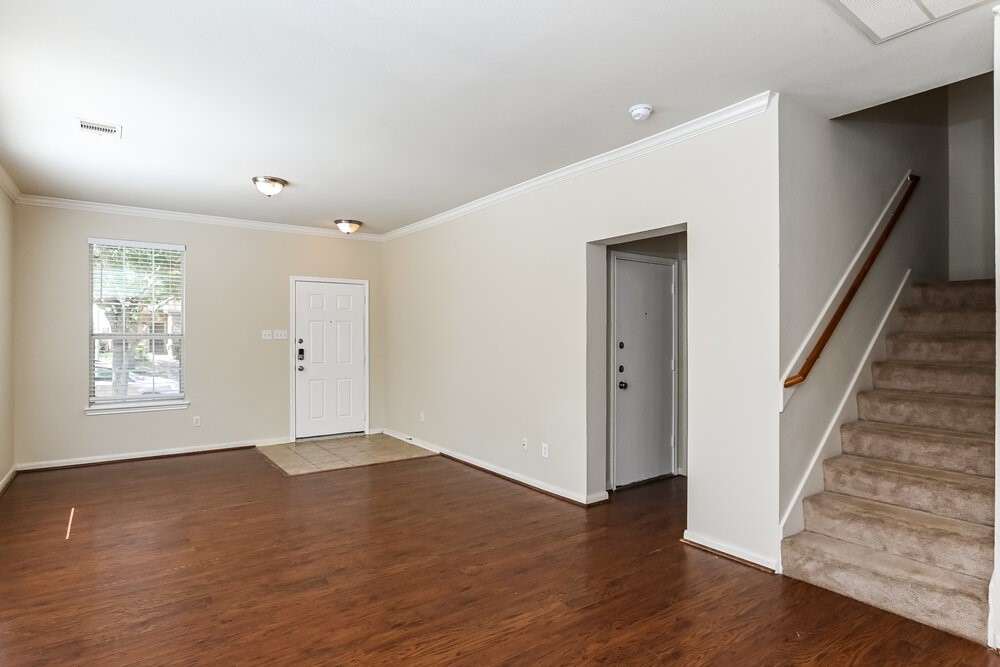 8131 Barnes Ridge Lane Houston, TX 77072 - Photo 6 of 17