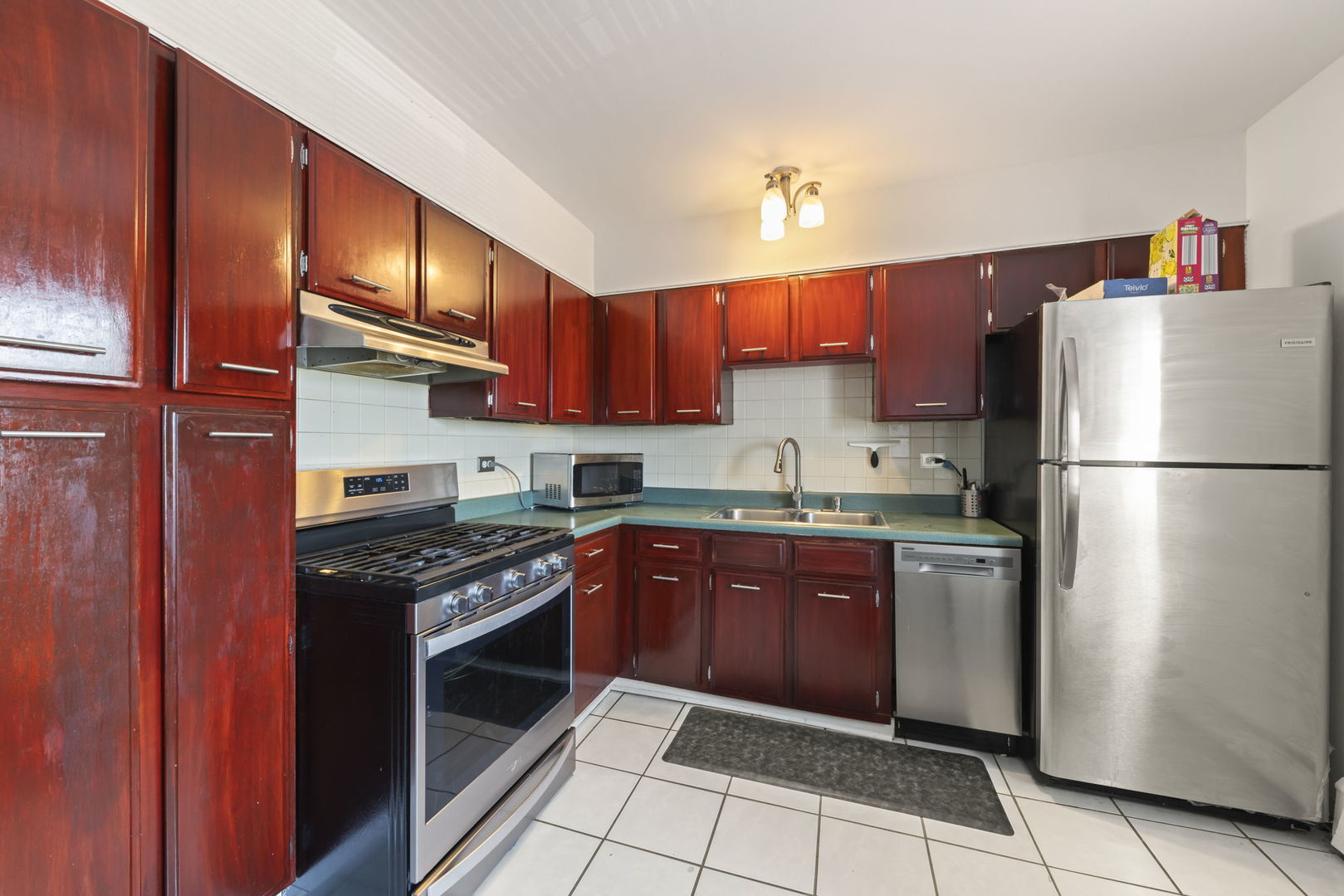 1311 South Finley Road, Unit 411 Lombard, IL 60148 - Photo 8 of 15 Gallery Image 8