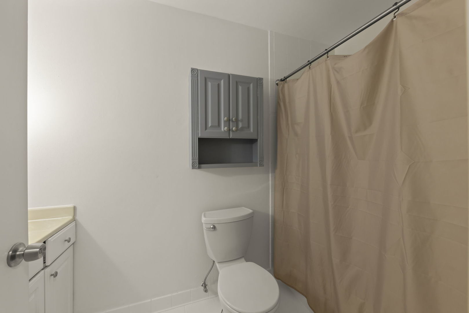 1311 South Finley Road, Unit 411 Lombard, IL 60148 - Photo 9 of 15 Gallery Image 9