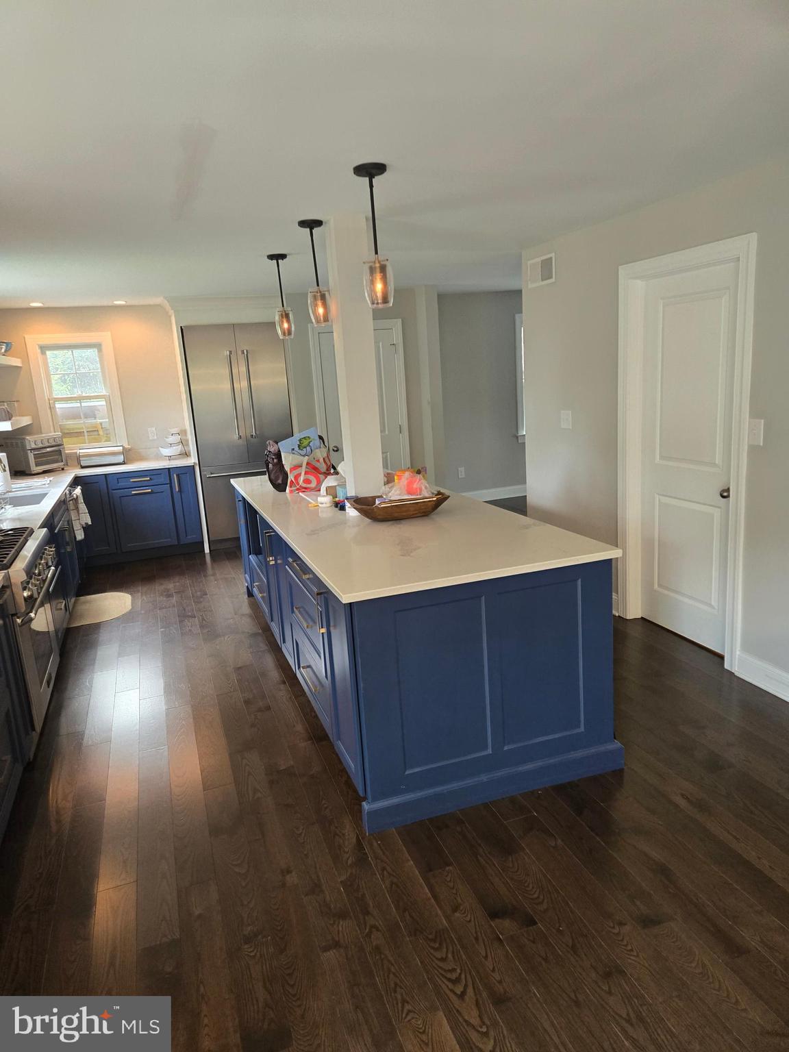 145 East Golf View Road Ardmore, PA 19003 - Photo 29 of 103 a room with a bed and a table