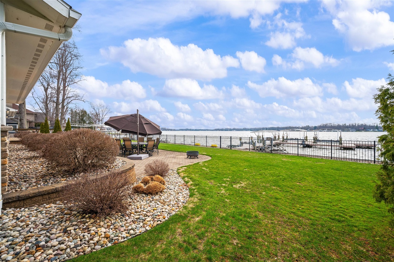 5363 Paw Paw Lake Road Coloma, MI 49038 - Photo 9 of 68