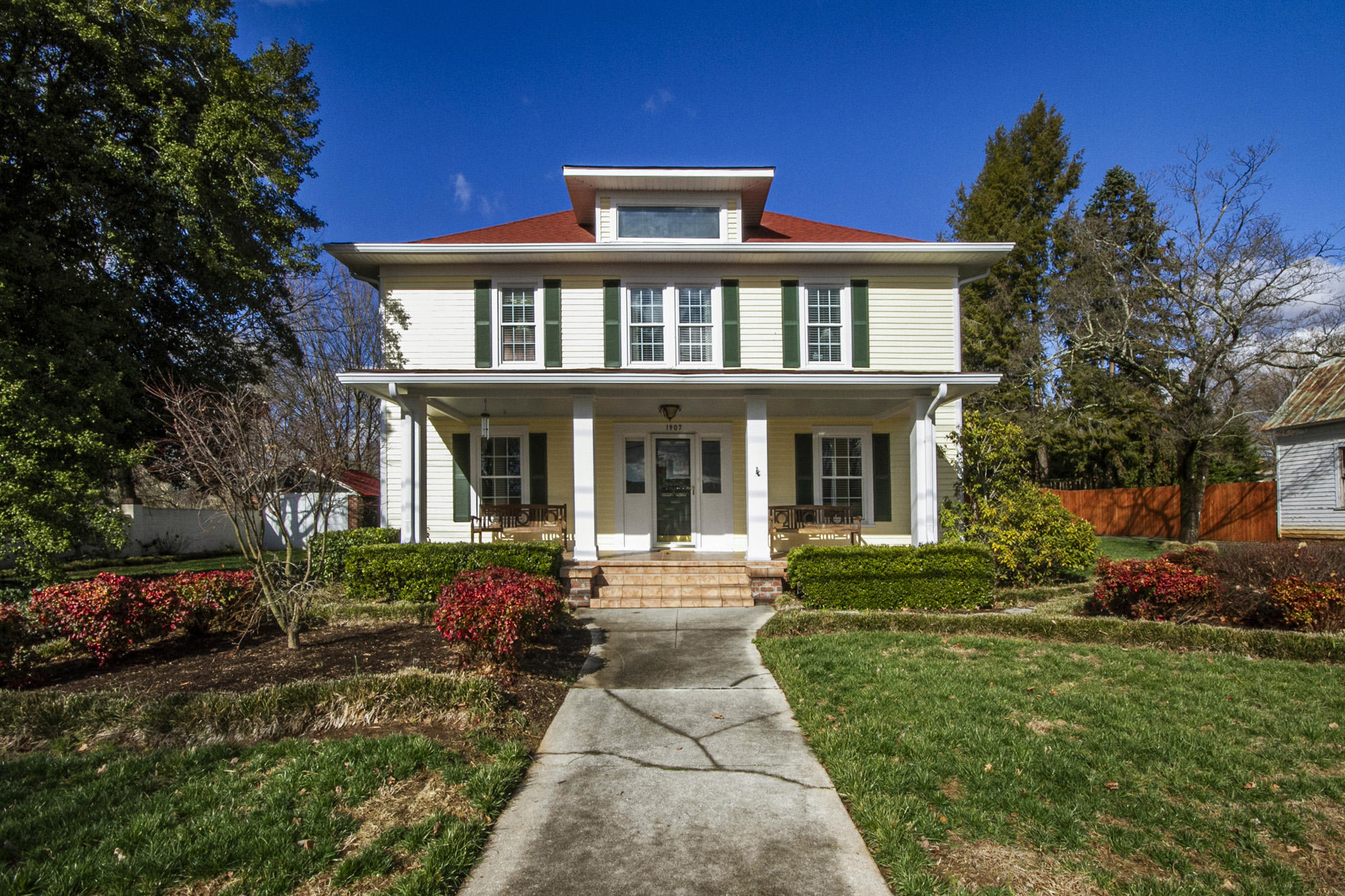 1907 Spring Street Powell, TN 37849 - Photo 4 of 40 BBBC7824-A976-47A6-9679-85A8E0967E72