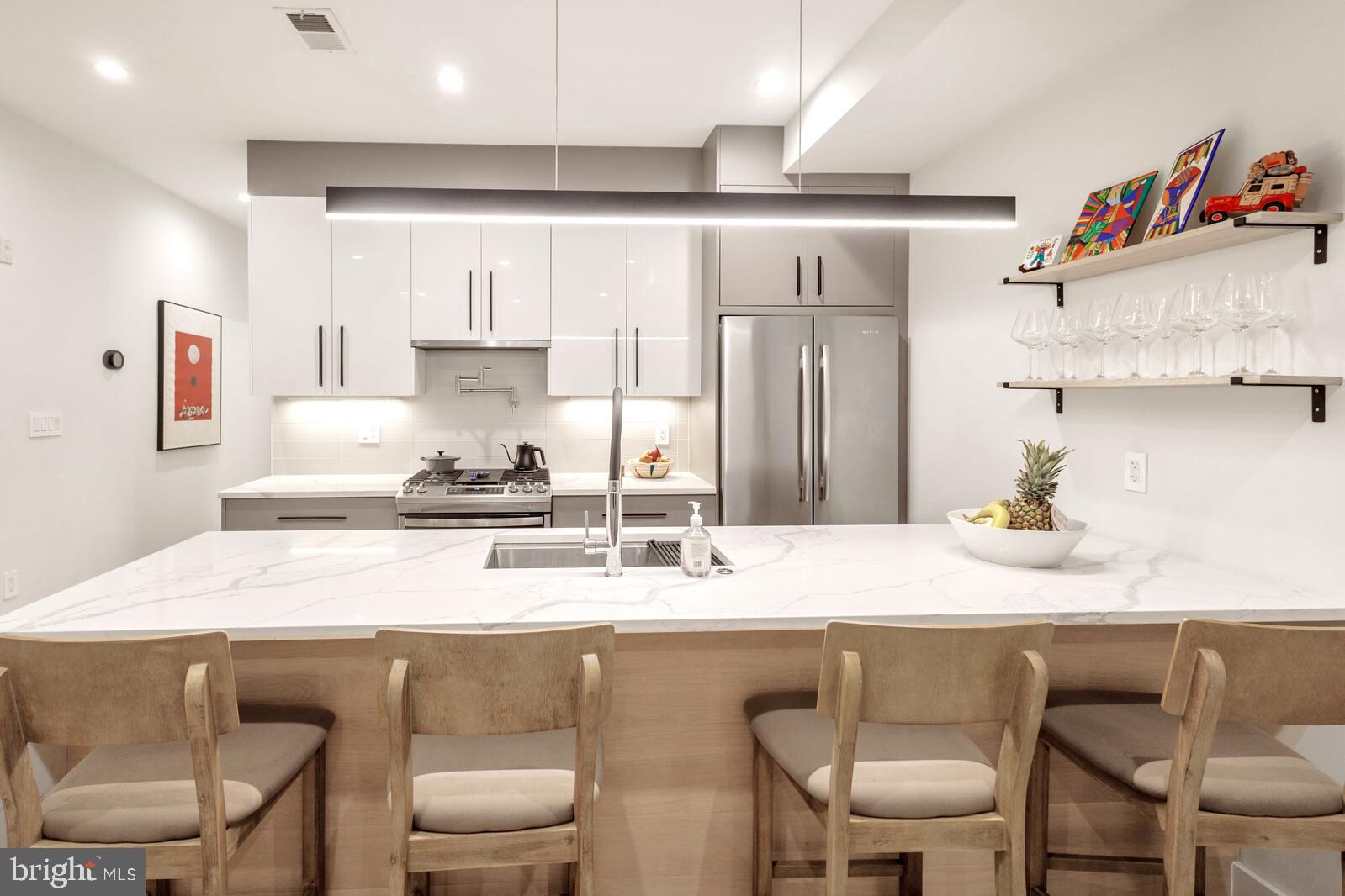 2466 Ontario Road Northwest, Unit 1 Washington, DC 20009 - Photo 2 of 22