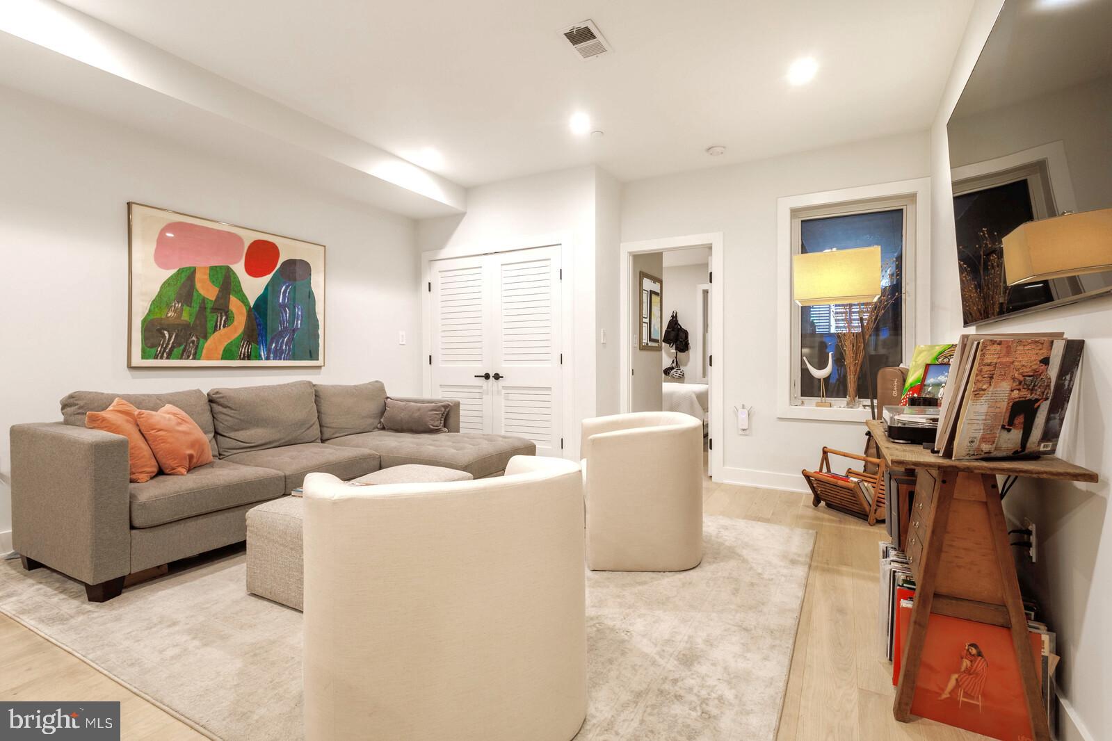 2466 Ontario Road Northwest, Unit 1 Washington, DC 20009 - Photo 8 of 22