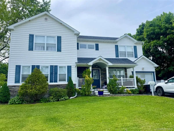 $6,300 | 11 Charlotte Place, Plainview, NY 11803