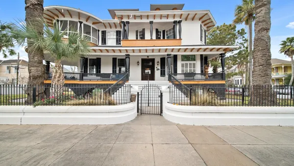 $995,000 | 511 17th Street, Galveston, TX 77550
