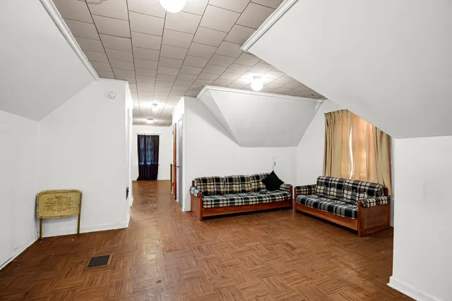 $332,500 | 4320 West 99th Place, Oak Lawn, IL 60453