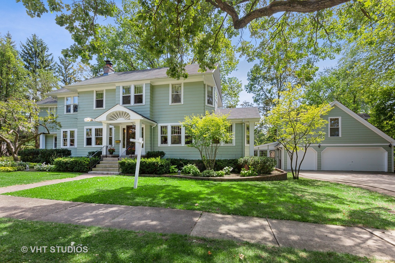718 East Liberty Drive Wheaton, IL 60187 - Photo 1 of 38