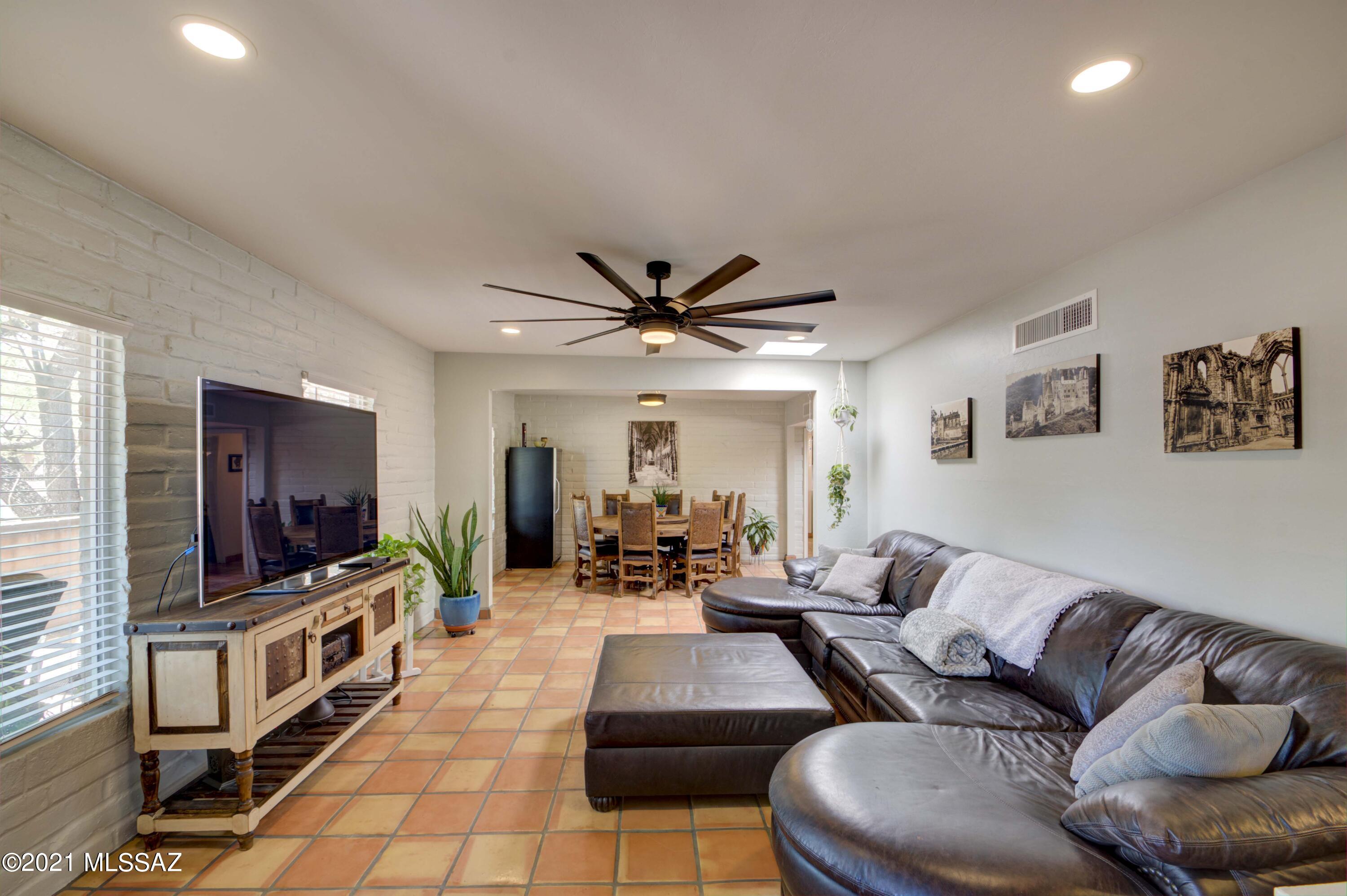 8901 East Bears Path Road Tucson, AZ 85749 - Photo 14 of 40