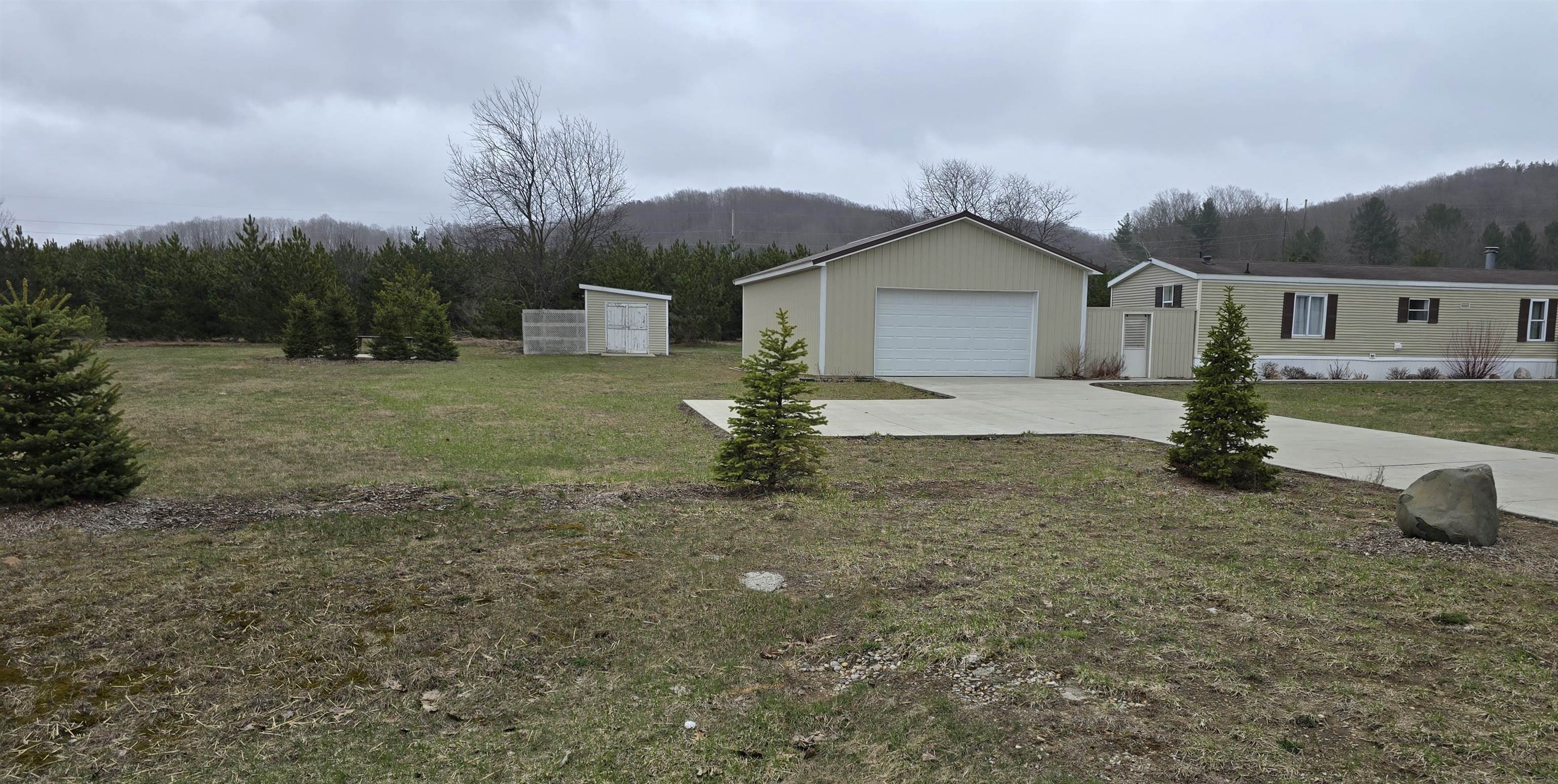 8869 Townview Road Mancelona, MI 49659 - Photo 26 of 31 1932714-5fd03b3b-63f5-4438-9d60-ee6e7edfe679.JPG