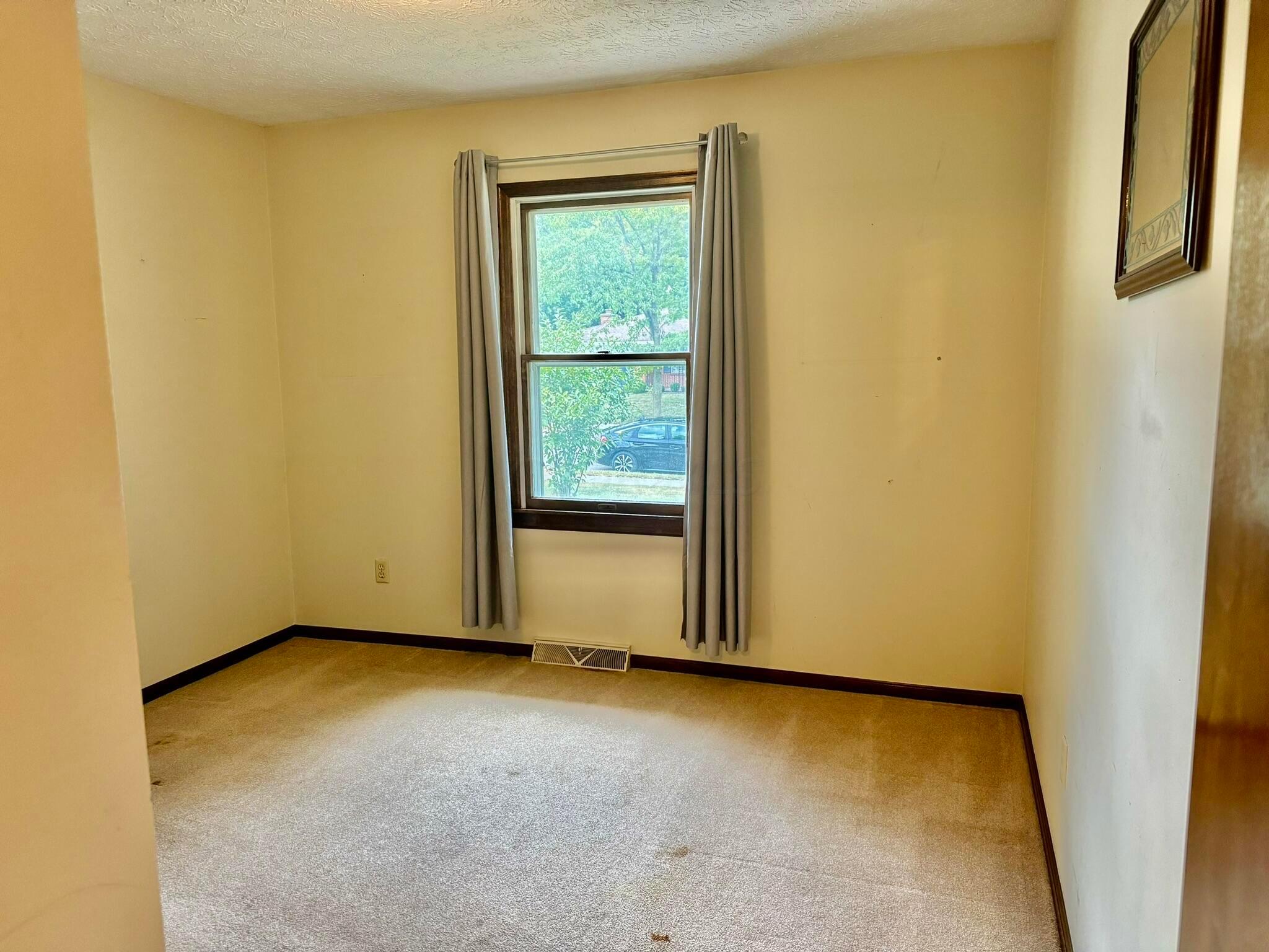 123 Somerset Road Delaware, OH 43015 - Photo 20 of 24 Bedroom 3